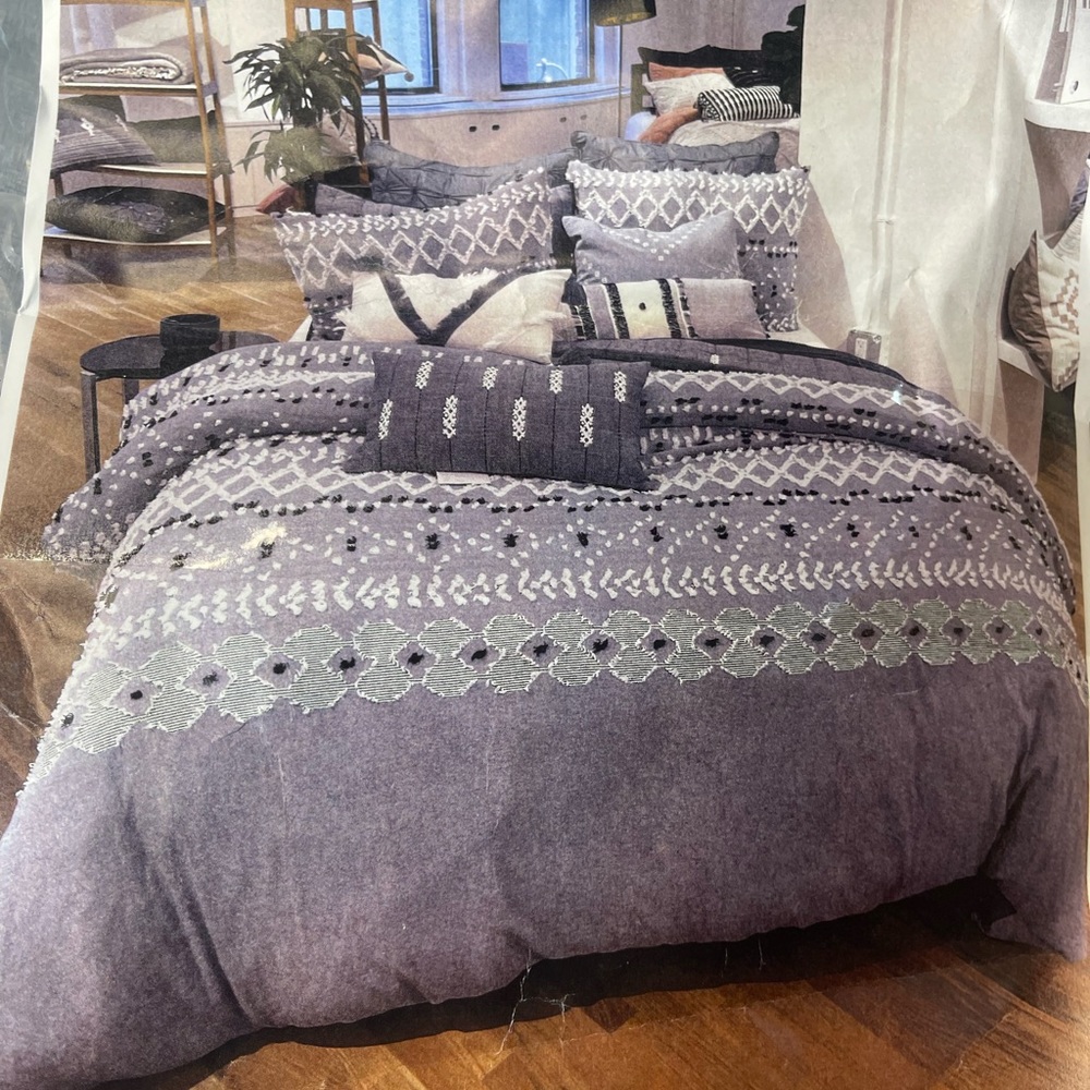 Duvet Cover & Decorative Pillow Covers-Full /Queen
